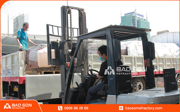 Delivery of Natri Silicate at Bảo Sơn.