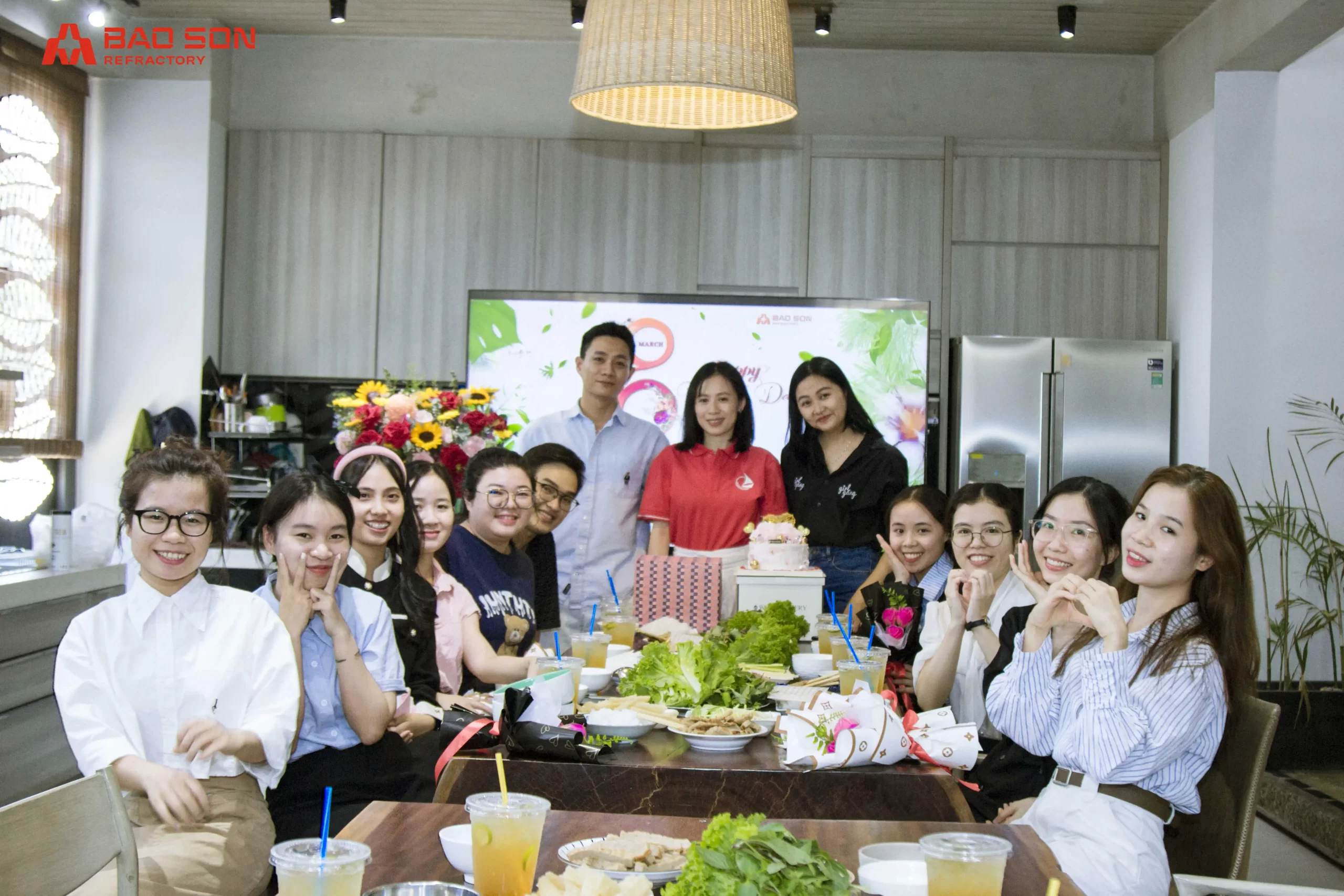 ngày 8 tháng 3 tại công ty Bảo Sơn