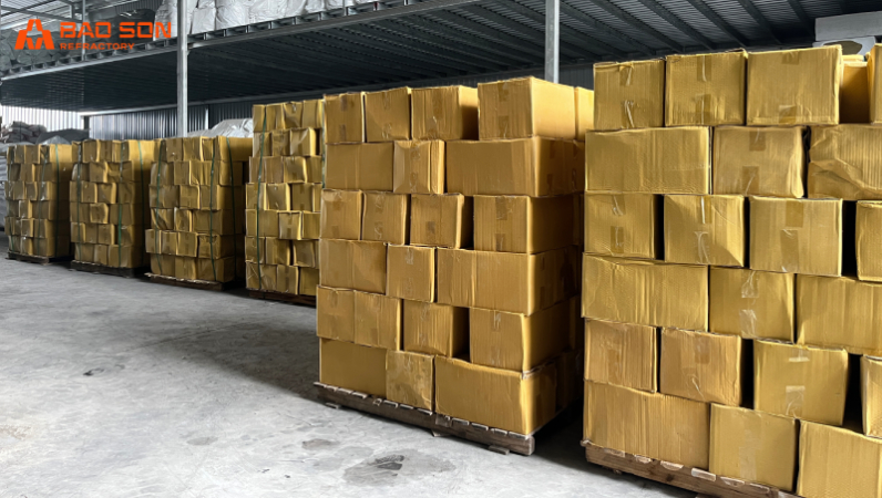 Các kiện hàng gạch xốp