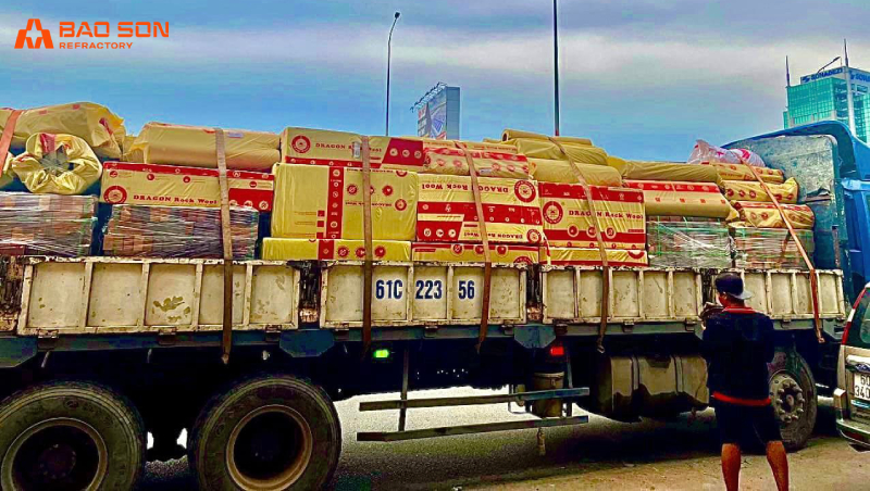 Vận chuyển lô hàng bông Rockwool