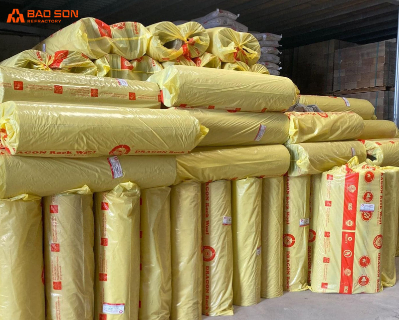 Bông khoáng dạng cuộn tại kho Bảo Sơn